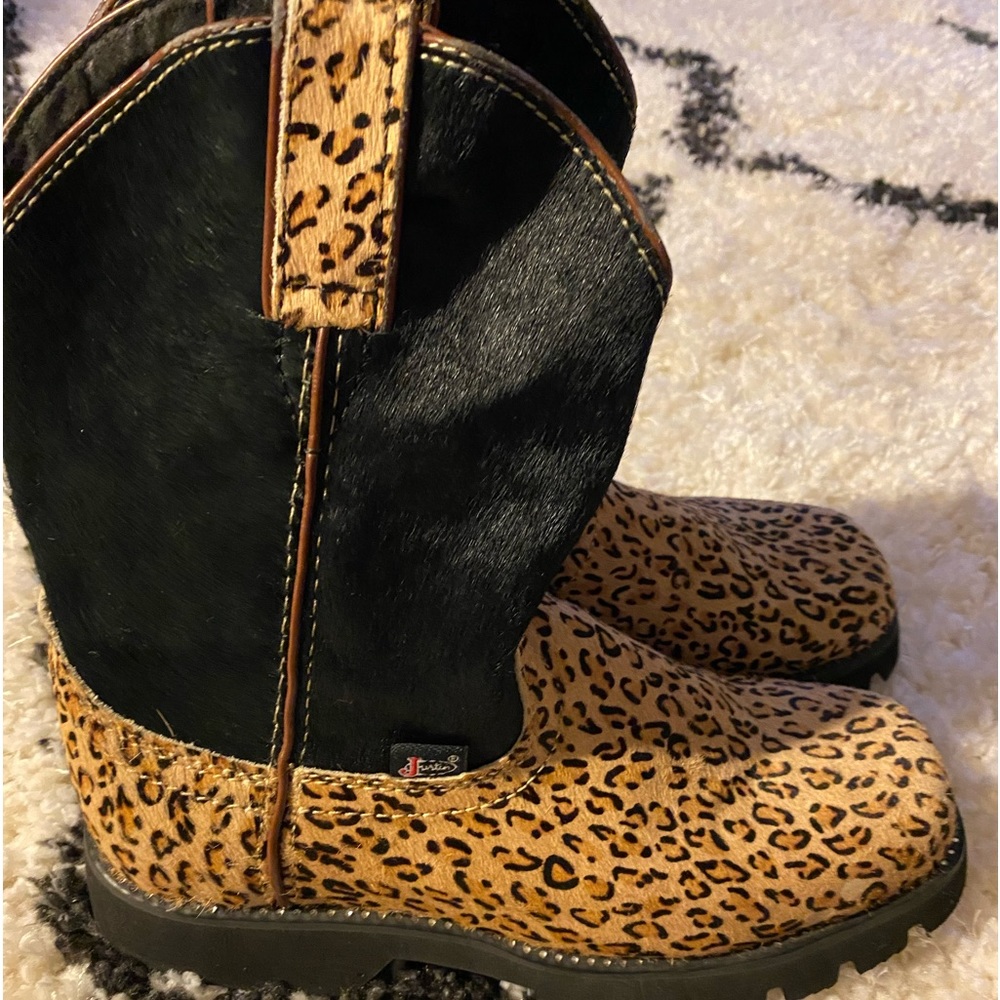 Justin’s pony hair cheetah print and black boots size 5 1/2